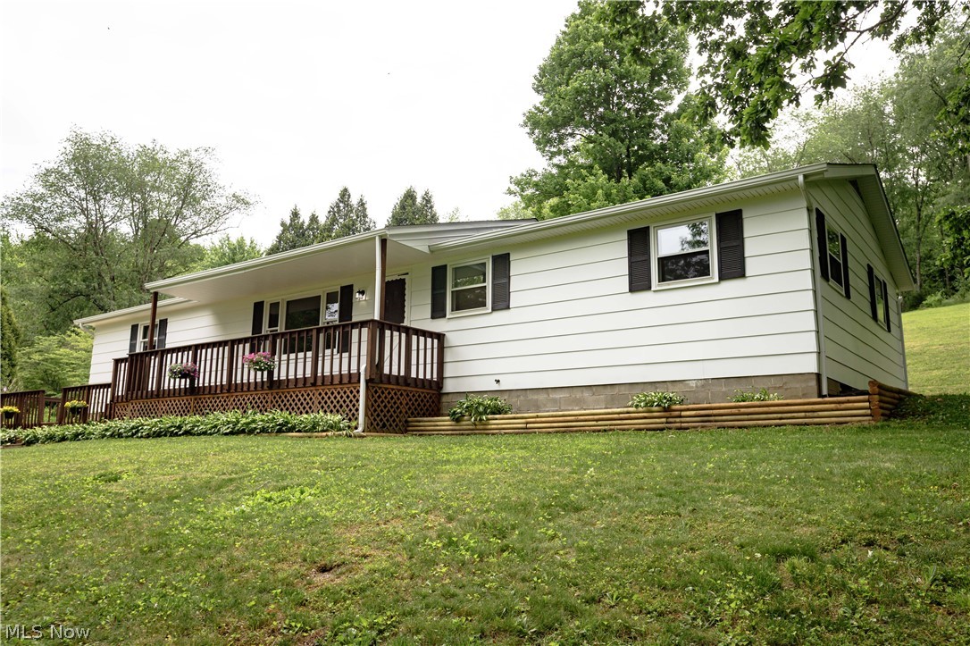 5050 Westbrook Street SE Magnolia OH 44643