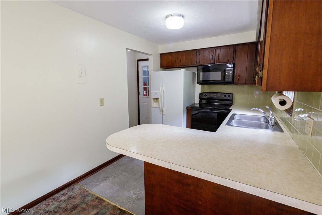 5050 Westbrook Street SE Magnolia OH 44643