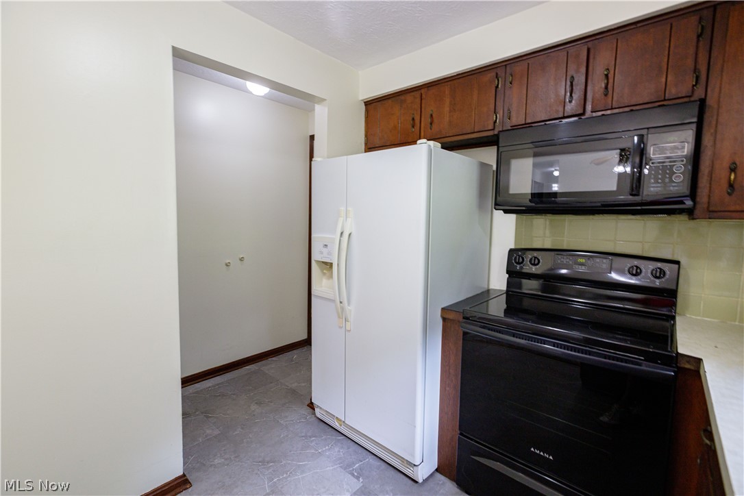 5050 Westbrook Street SE Magnolia OH 44643