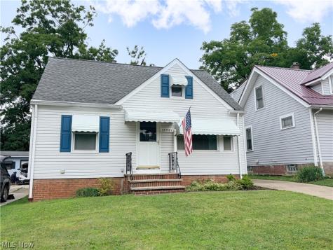 18981 Raymond Street Maple Heights OH 44137