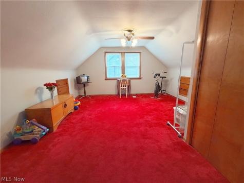 18981 Raymond Street Maple Heights OH 44137