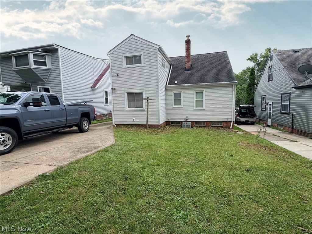 18981 Raymond Street Maple Heights OH 44137
