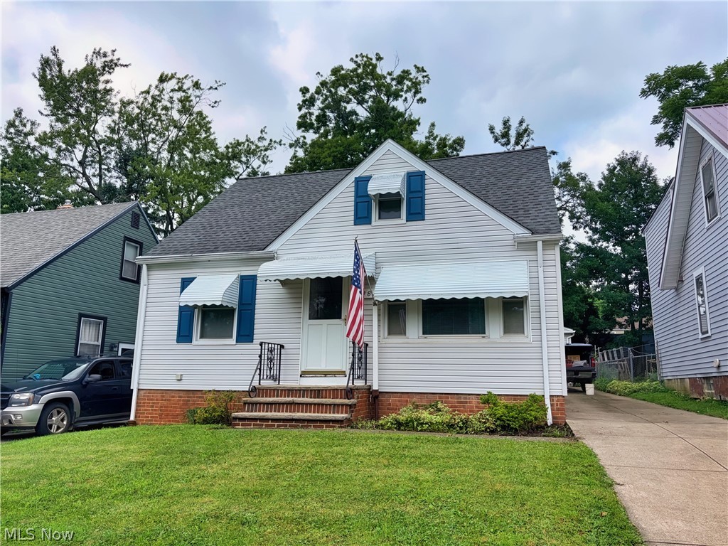 18981 Raymond Street Maple Heights OH 44137