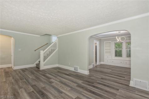 1049 Pembrook Road Cleveland Heights OH 44121