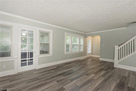 1049 Pembrook Road Cleveland Heights OH 44121