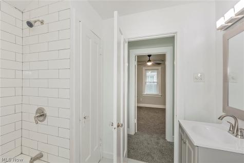 1049 Pembrook Road Cleveland Heights OH 44121