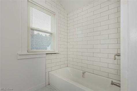 1049 Pembrook Road Cleveland Heights OH 44121
