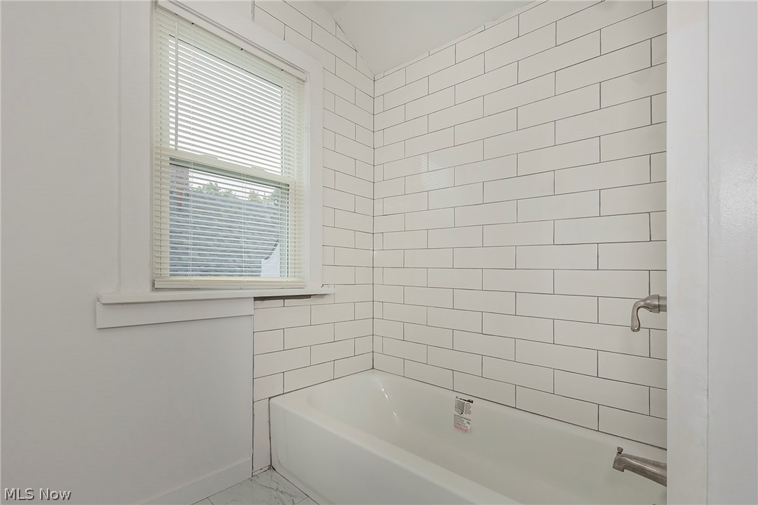 1049 Pembrook Road Cleveland Heights OH 44121