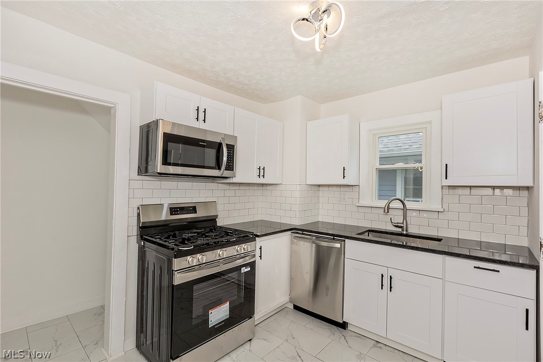 1049 Pembrook Road Cleveland Heights OH 44121