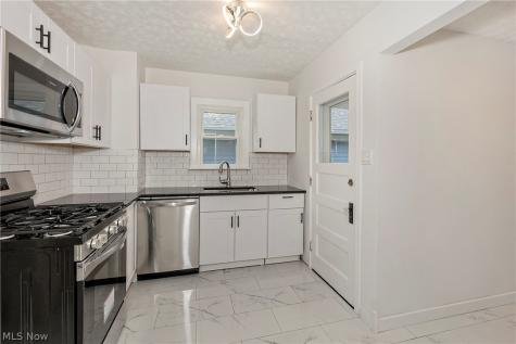 1049 Pembrook Road Cleveland Heights OH 44121