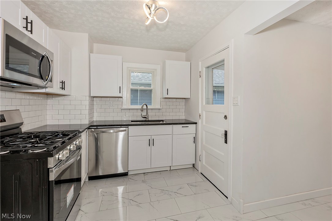 1049 Pembrook Road Cleveland Heights OH 44121