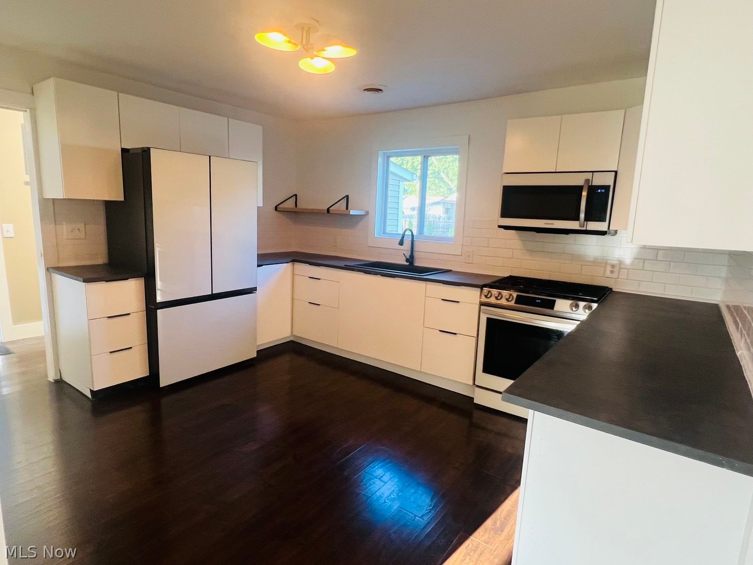 5935 Main Avenue North Ridgeville OH 44039