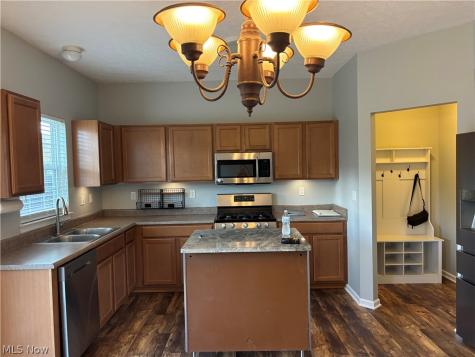 5193 Frederick Street Barberton OH 44203