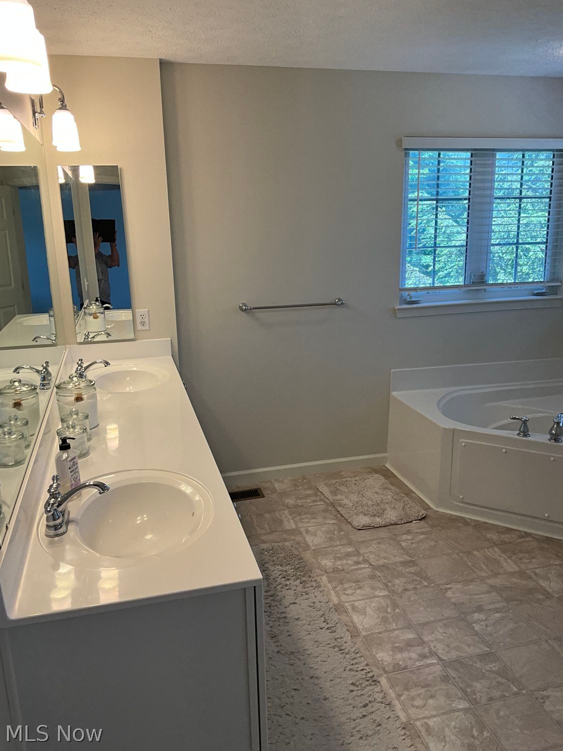 700 Chilham Circle Green OH 44685