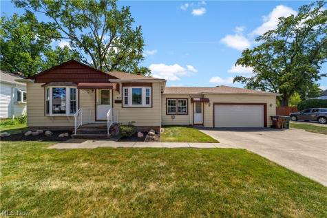 9319 Pinegrove Avenue Parma OH 44129