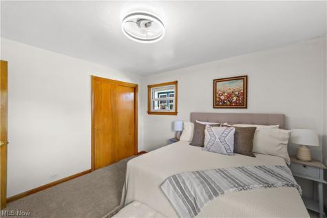 9319 Pinegrove Avenue Parma OH 44129