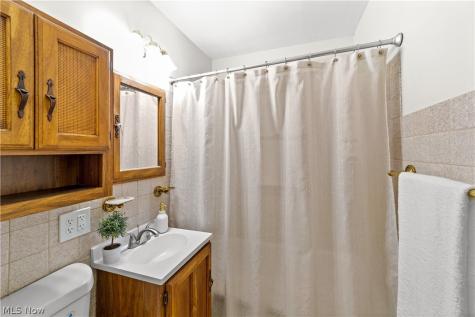 9319 Pinegrove Avenue Parma OH 44129