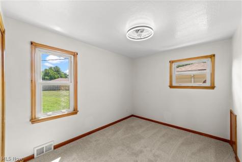 9319 Pinegrove Avenue Parma OH 44129