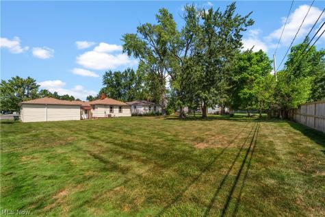 9319 Pinegrove Avenue Parma OH 44129