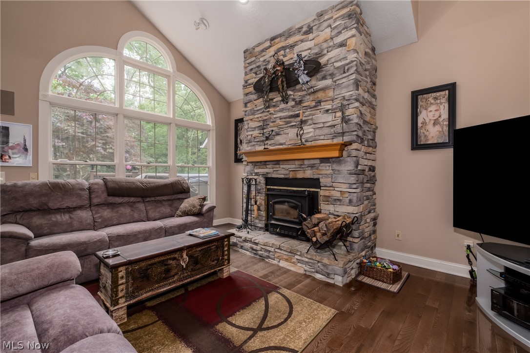 8955 Easton Street NE Louisville OH 44641