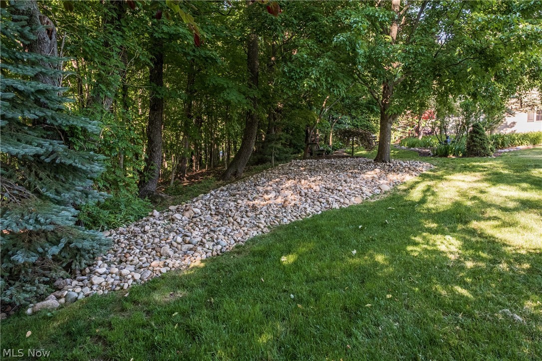 8955 Easton Street NE Louisville OH 44641