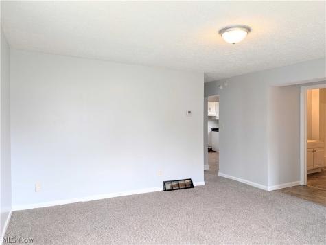 290 W Main Street Alliance OH 44601