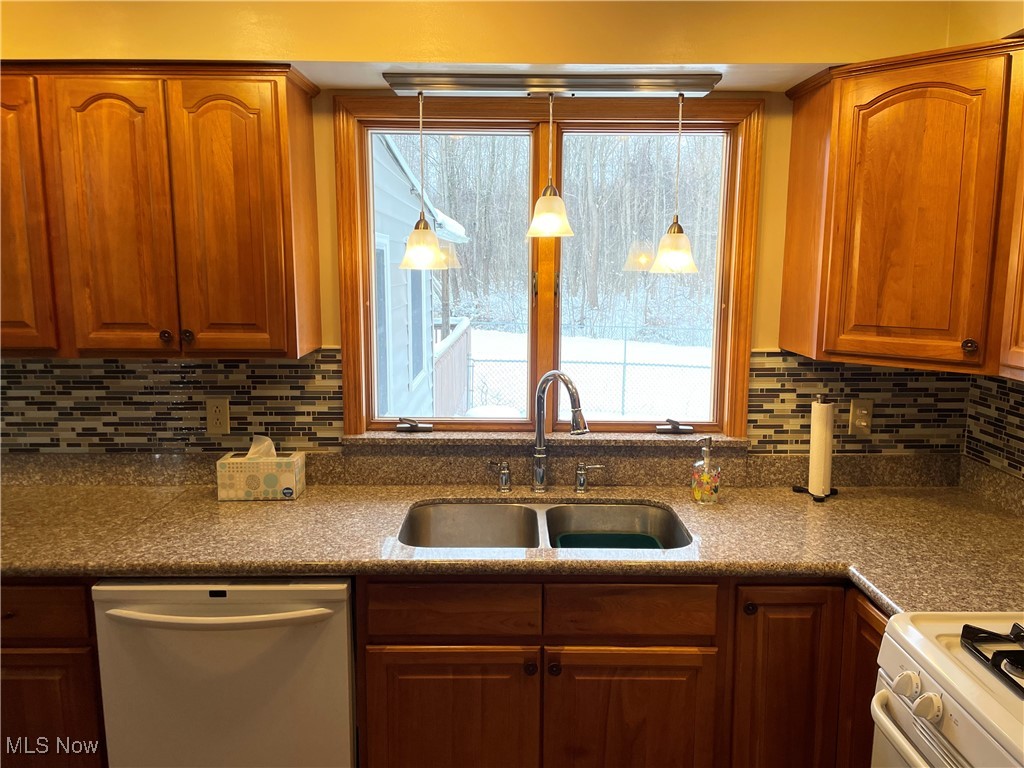 1381 Robb Road Conneaut OH 44030
