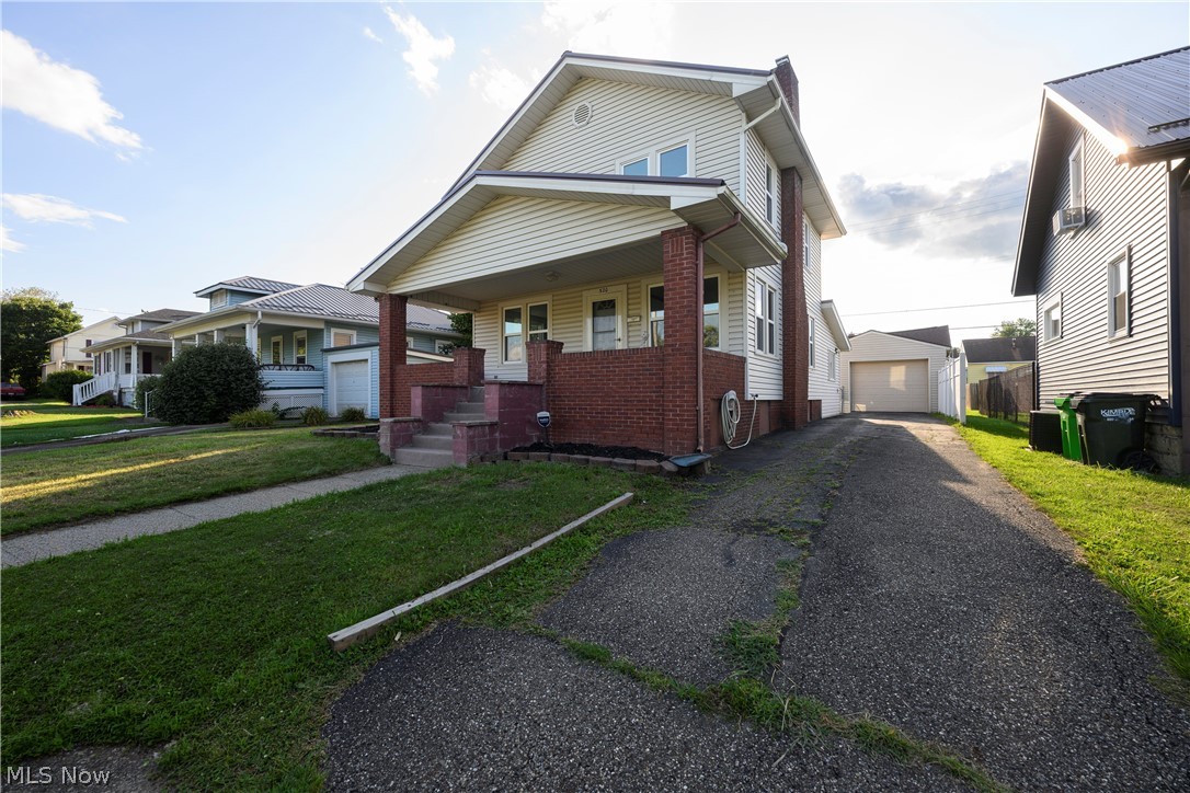 320 Oak Street Uhrichsville OH 44683
