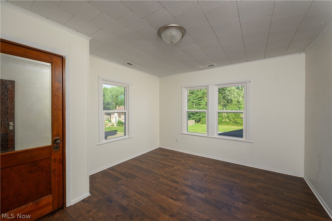 320 Oak Street Uhrichsville OH 44683