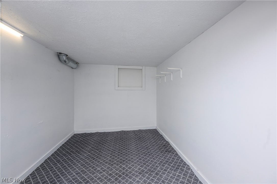 320 Oak Street Uhrichsville OH 44683