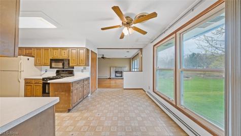19156 Howe Road Strongsville OH 44136