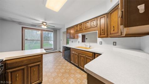 19156 Howe Road Strongsville OH 44136