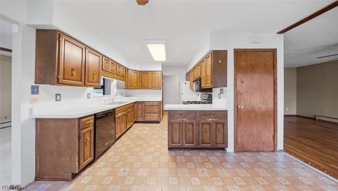 19156 Howe Road Strongsville OH 44136