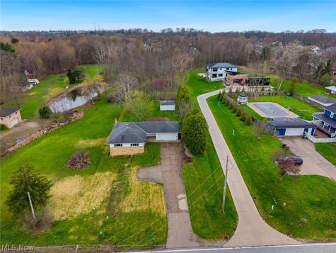 19156 Howe Road Strongsville OH 44136