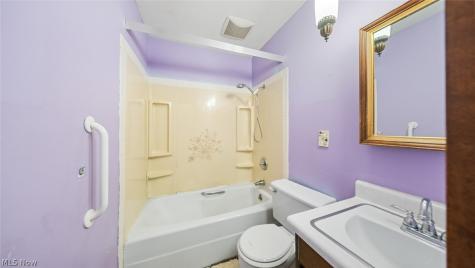 19156 Howe Road Strongsville OH 44136