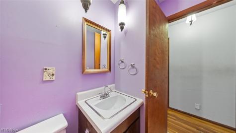 19156 Howe Road Strongsville OH 44136