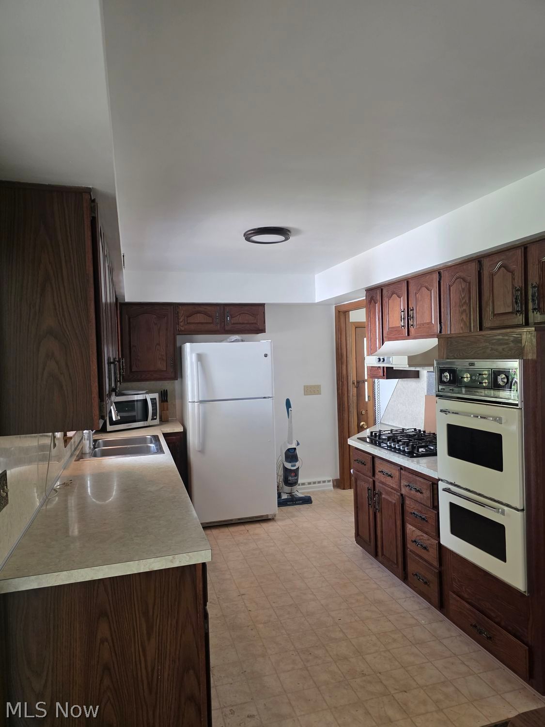 826 N Bentley Avenue Niles OH 44446