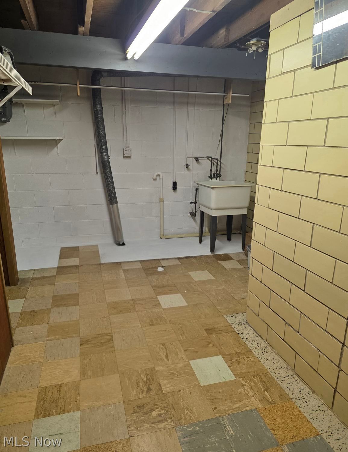 826 N Bentley Avenue Niles OH 44446