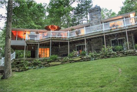 2594 W Buckhorn Drive Millersburg OH 44654