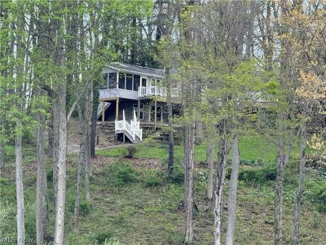 2594 W Buckhorn Drive Millersburg OH 44654