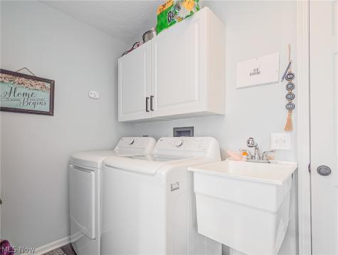 812 Joel Circle Louisville OH 44641
