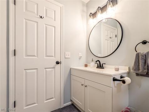 812 Joel Circle Louisville OH 44641