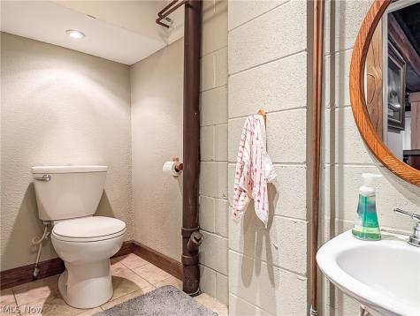 812 Joel Circle Louisville OH 44641