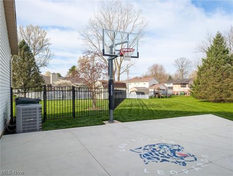 812 Joel Circle Louisville OH 44641