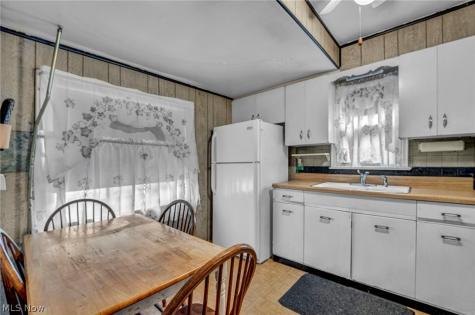 3965 E 177th Street Cleveland OH 44128