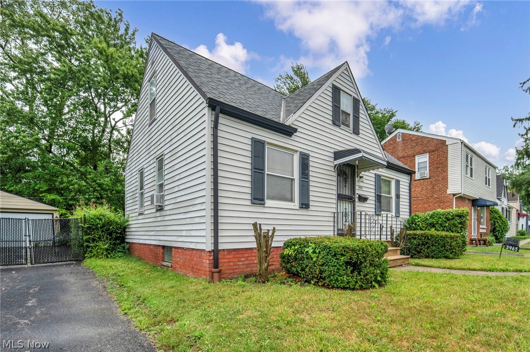 3965 E 177th Street Cleveland OH 44128