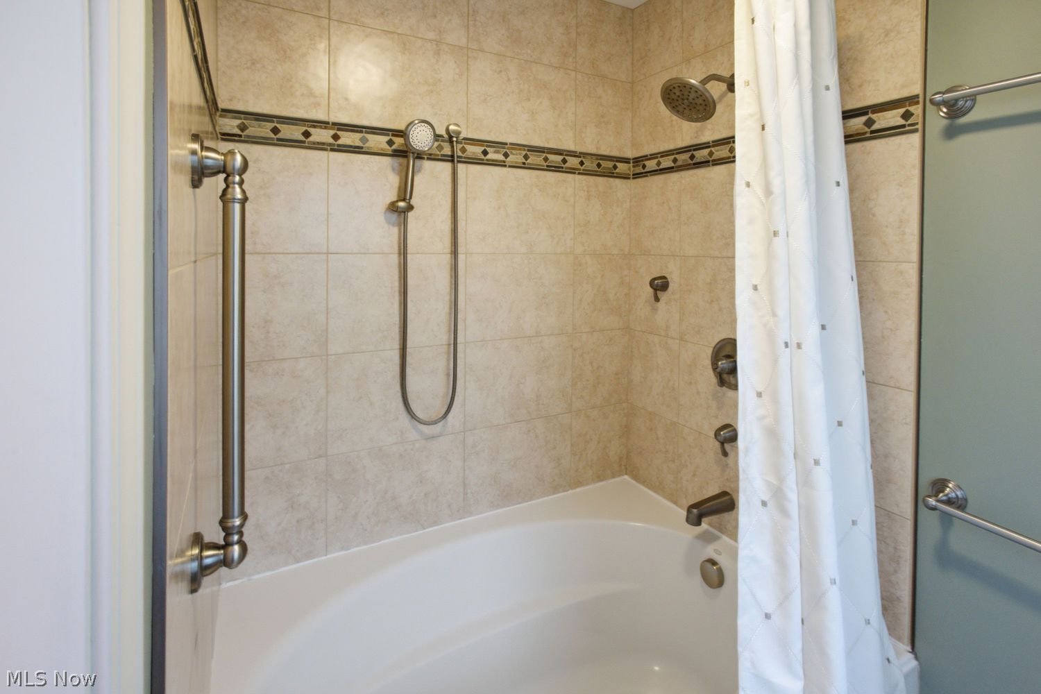 107 Silver Springs Trail Chagrin Falls OH 44022