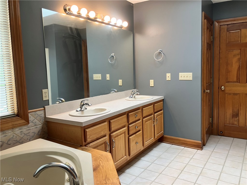 1254 Maxfli Drive Akron OH 44312