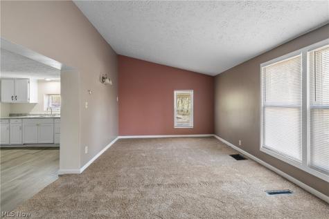 2523 Sherr Avenue SE Canton OH 44707