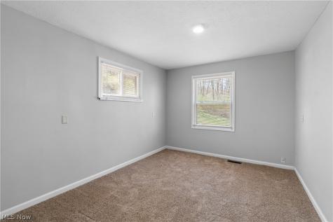 2523 Sherr Avenue SE Canton OH 44707